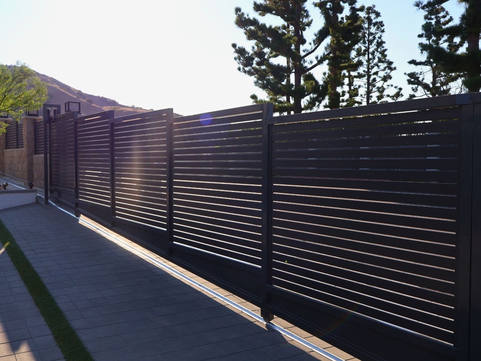 horizontal aluminum sliding gate