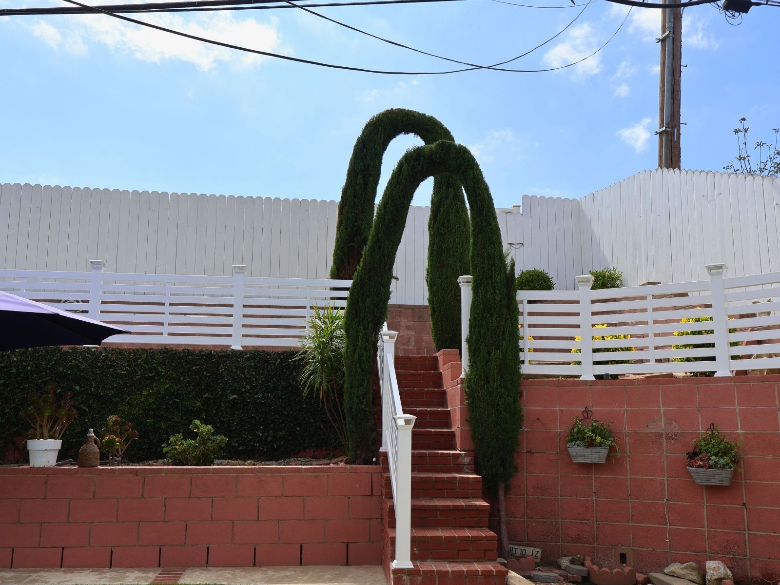 semi-privacy vinyl wall topper