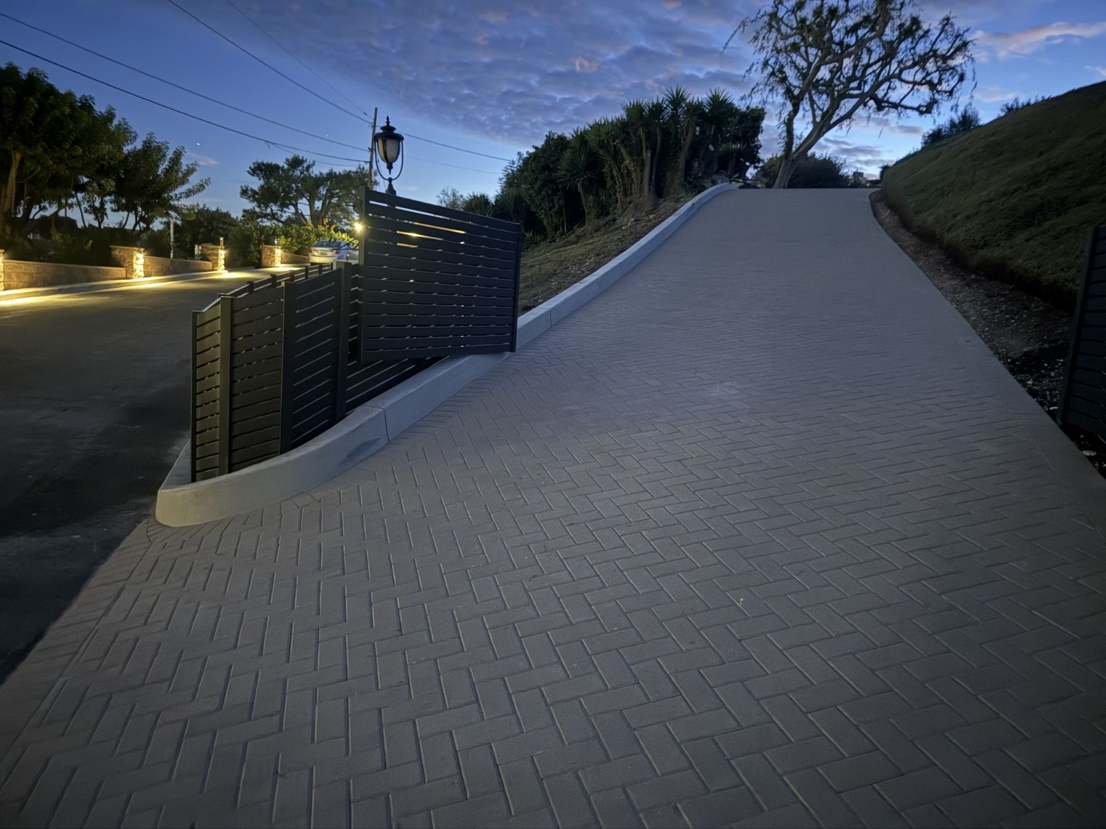 horizontal aluminum single swing gate