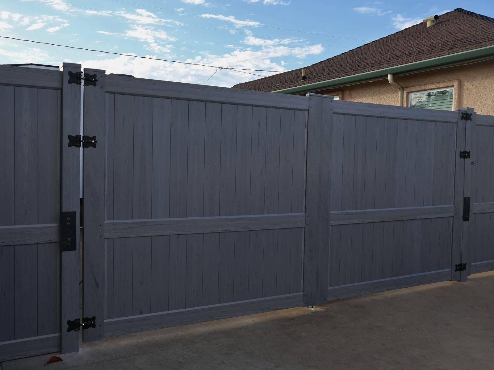 gray privacy vinyl gate
