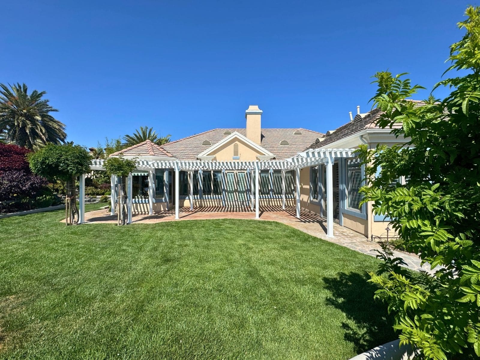 vinyl picket top patio cover